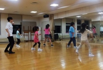 楽しく踊ろう！キッズダンス