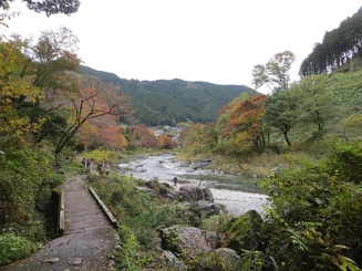 多摩川の上流 渓谷・渓流沿いの景勝地ハイキング