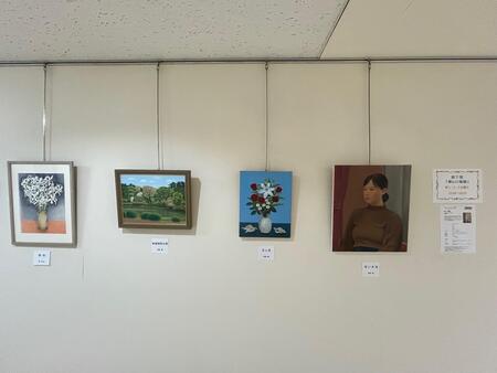 楽しい油絵 廊下展1.jpg