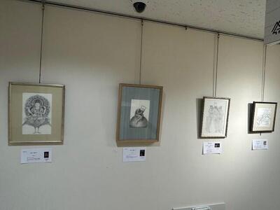 えんぴつで名画廊下展3.jpg